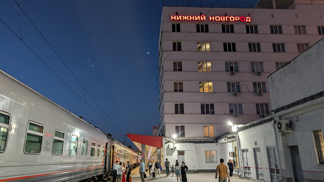 День-4-в-НН,-снова-встреча-с-Алексом,-экскурсия-на-лодке,-и-ночной-поезд-в-Казань